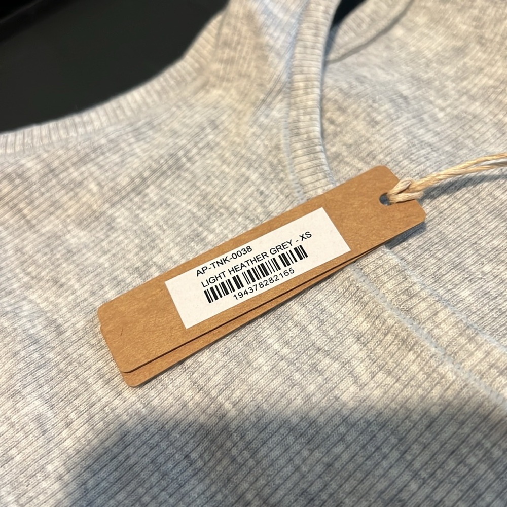 Skims Soft Lounge Tank - Picture 13 of 13